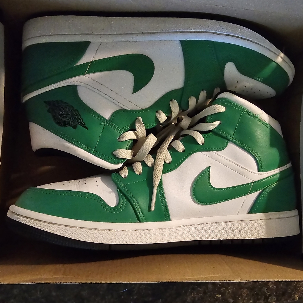 Men's Air Jordan 1s Lucky (Kelly) Green